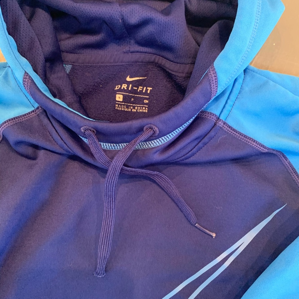 Nike Dri-fit hoodie-Men small